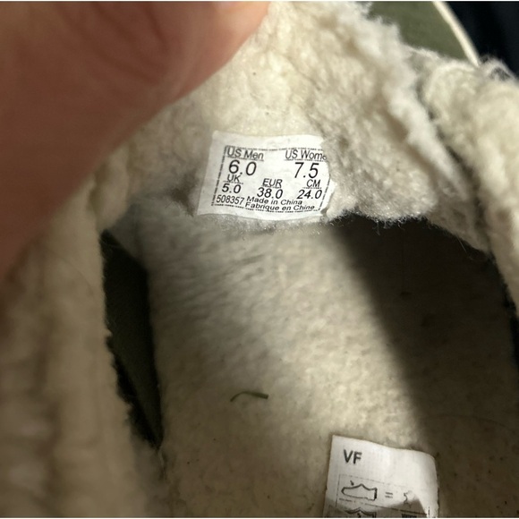 Women’s 7.5 Vans Old Skool Suede Sherpa Grape Leaf Green - Picture 8 of 8